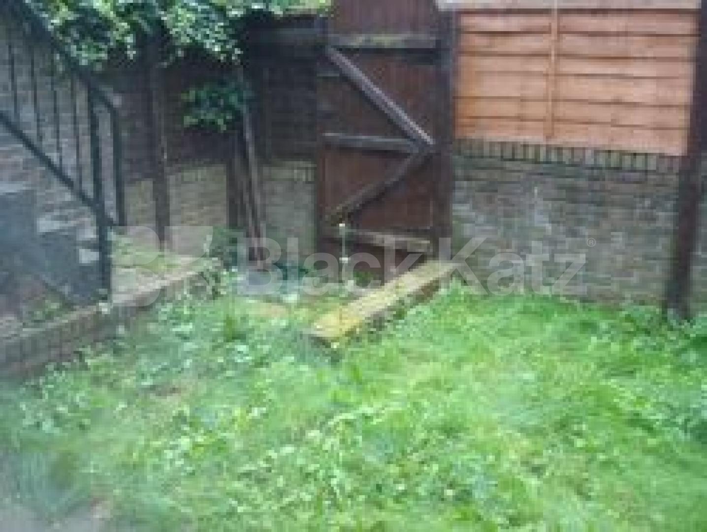 			New Instruciton, 3 Bedroom, 1 bath, 1 reception Flat			 Girdle Stone Walk, Archway